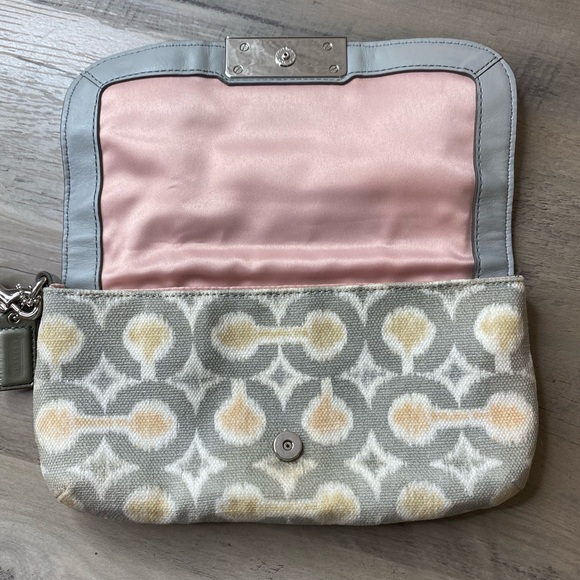 COACH Women's Kristin Wristlet Grey Signature Logo - Picture 5 of 12